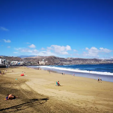 En Primera Línea De Playa Canteras Apartamento *